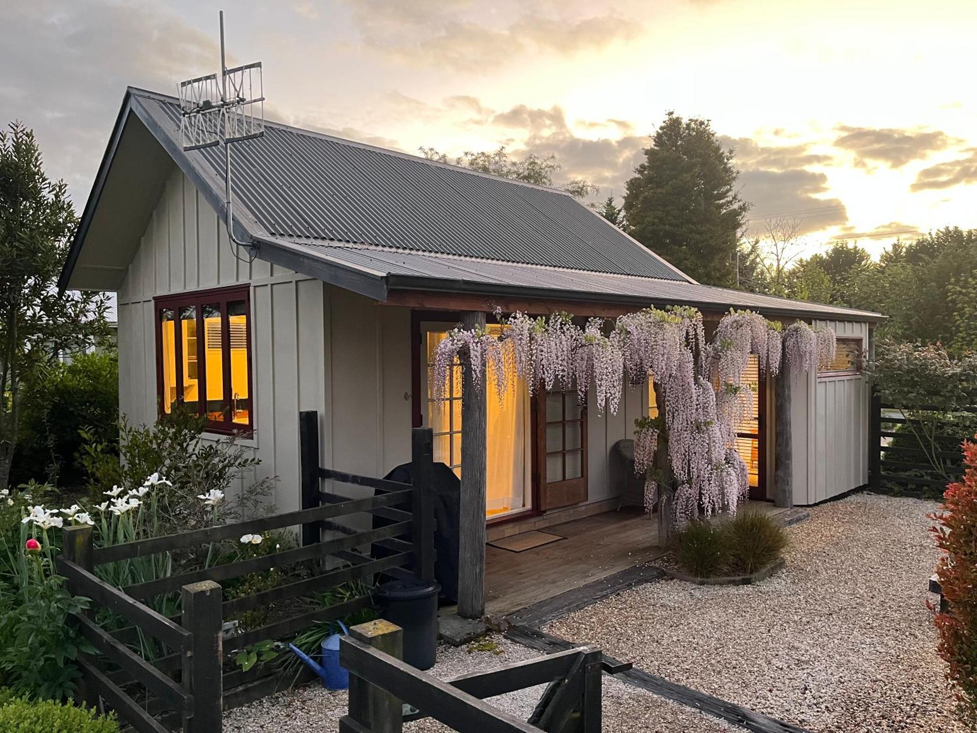 Tasman Village Cottage ภายนอก รูปภาพ