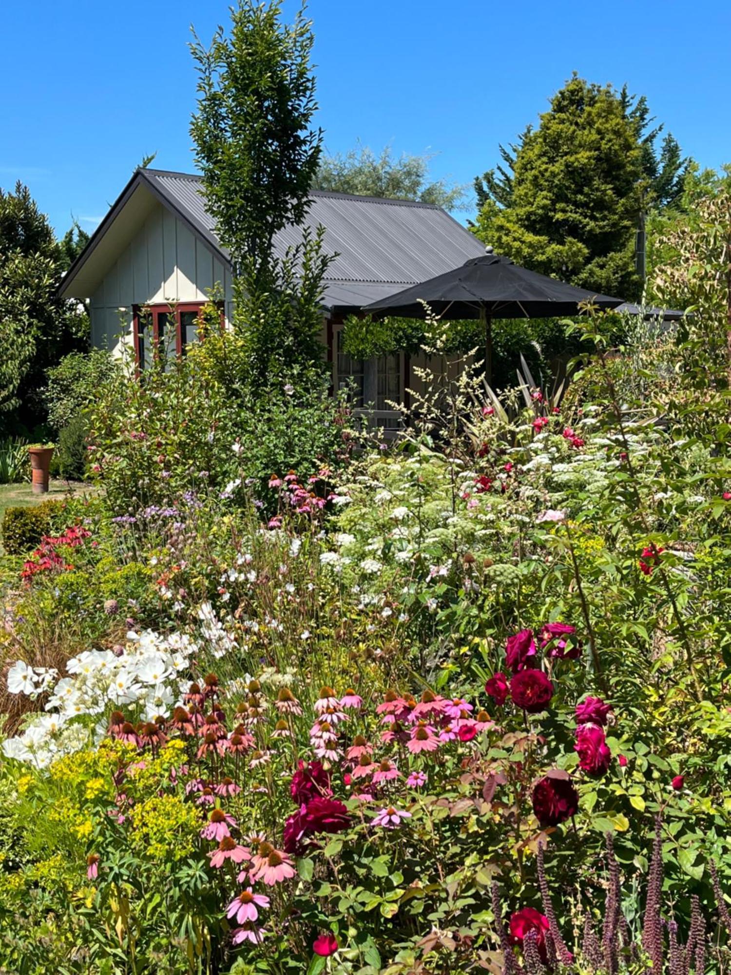 Tasman Village Cottage ภายนอก รูปภาพ